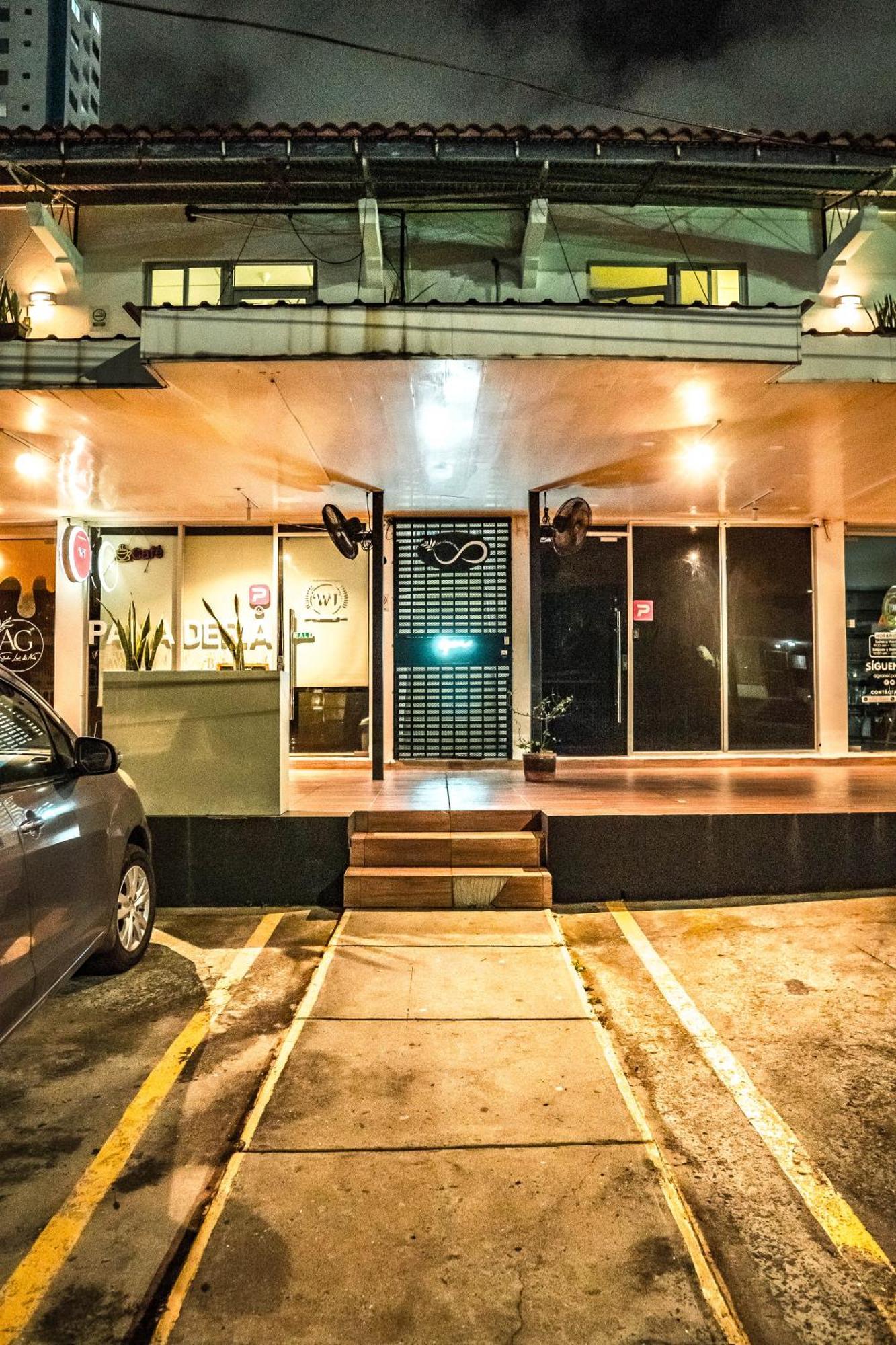 Eden'S Garden Hostel パナマ・シティー エクステリア 写真